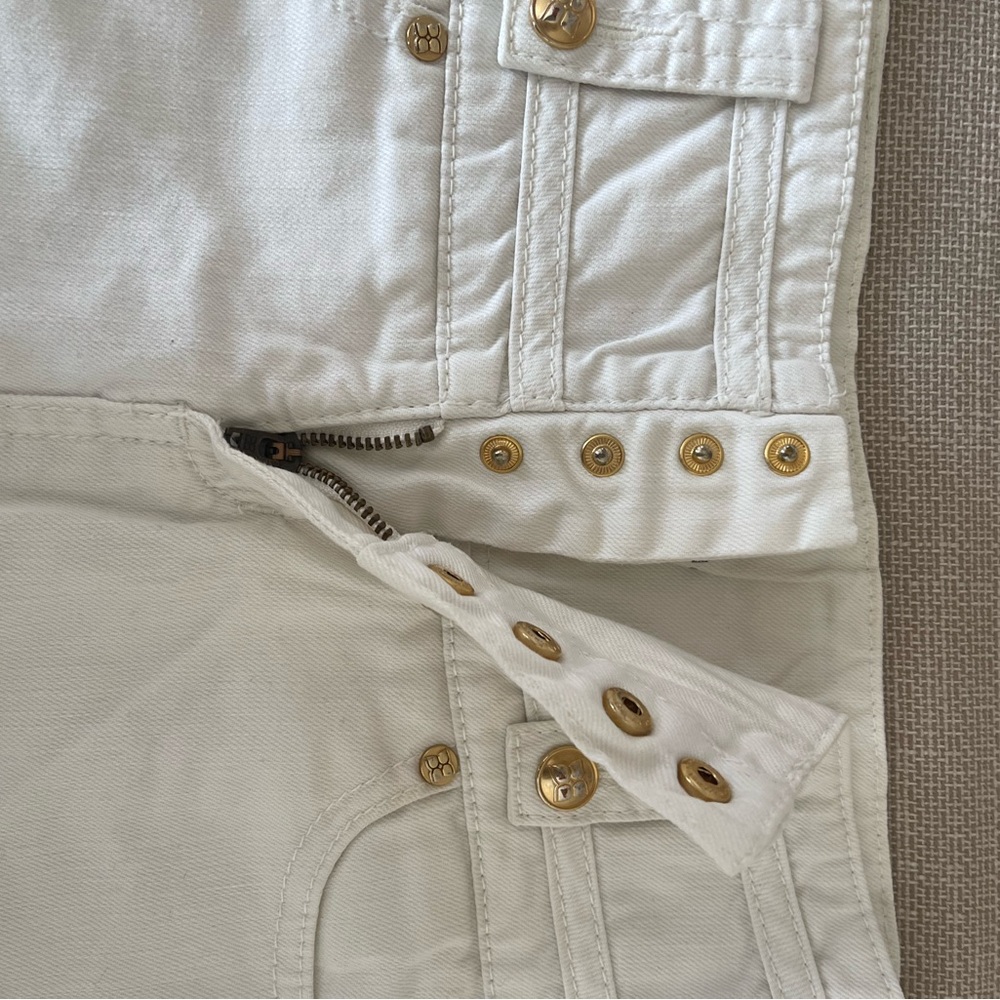 White denim short skirt.